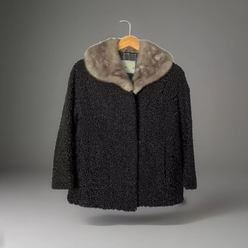 Meyer Epstein Furs London Ontario Unique Black Lambswool Coat With Mink Fur Trim